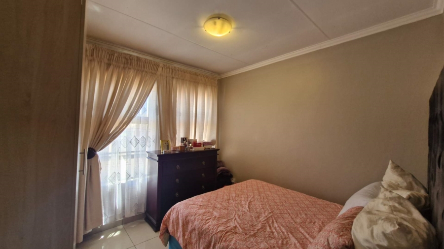 3 Bedroom Property for Sale in Kosmosdal Gauteng