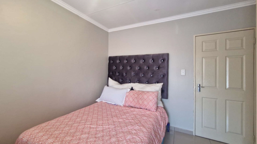 3 Bedroom Property for Sale in Kosmosdal Gauteng