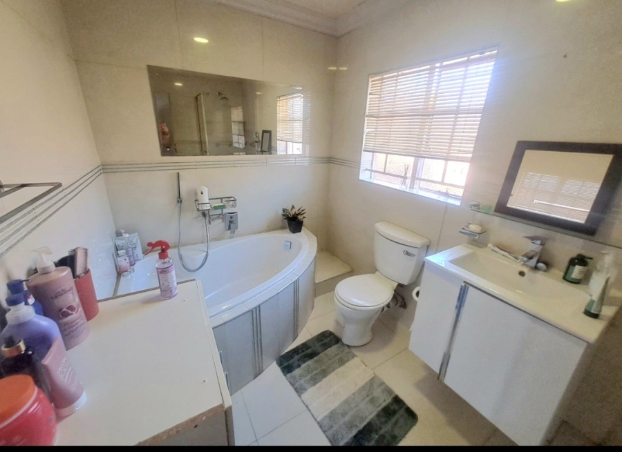 3 Bedroom Property for Sale in Meyerspark Gauteng