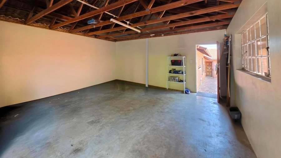To Let 3 Bedroom Property for Rent in Garsfontein Gauteng