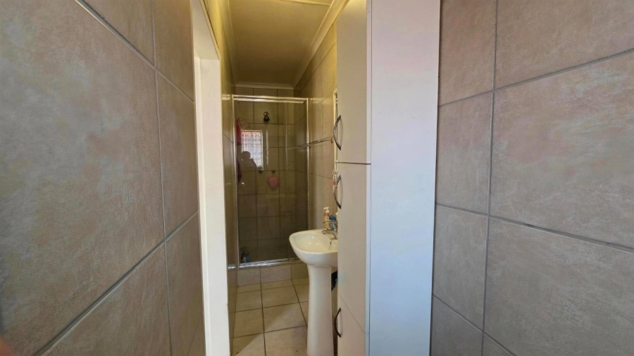 To Let 3 Bedroom Property for Rent in Garsfontein Gauteng