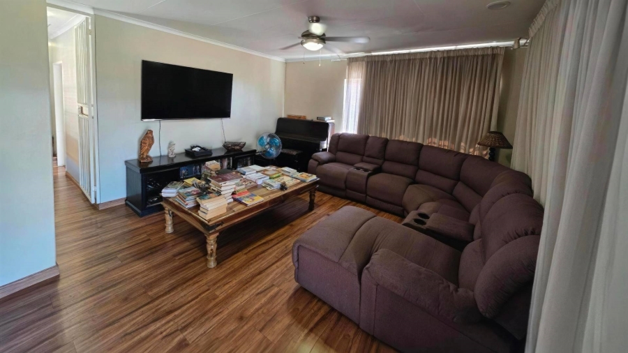 To Let 3 Bedroom Property for Rent in Garsfontein Gauteng