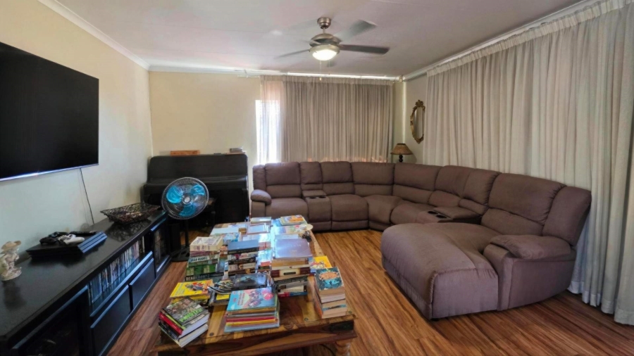 To Let 3 Bedroom Property for Rent in Garsfontein Gauteng