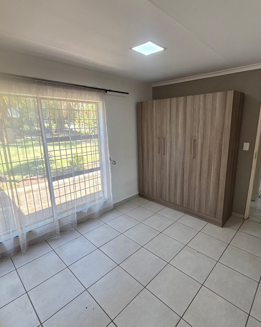 4 Bedroom Property for Sale in Vorna Valley Gauteng