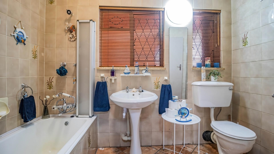 3 Bedroom Property for Sale in Tulisa Park Gauteng