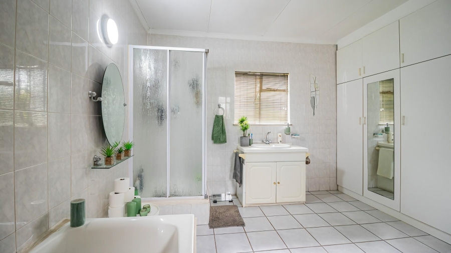 3 Bedroom Property for Sale in Tulisa Park Gauteng