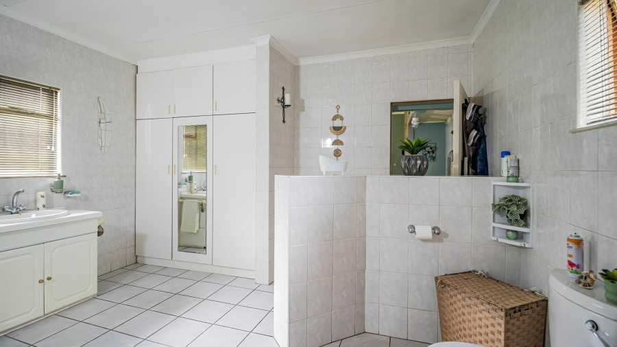 3 Bedroom Property for Sale in Tulisa Park Gauteng