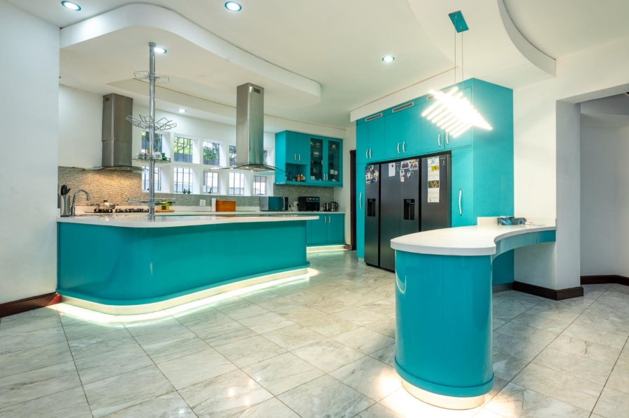 5 Bedroom Property for Sale in Oakdene Gauteng