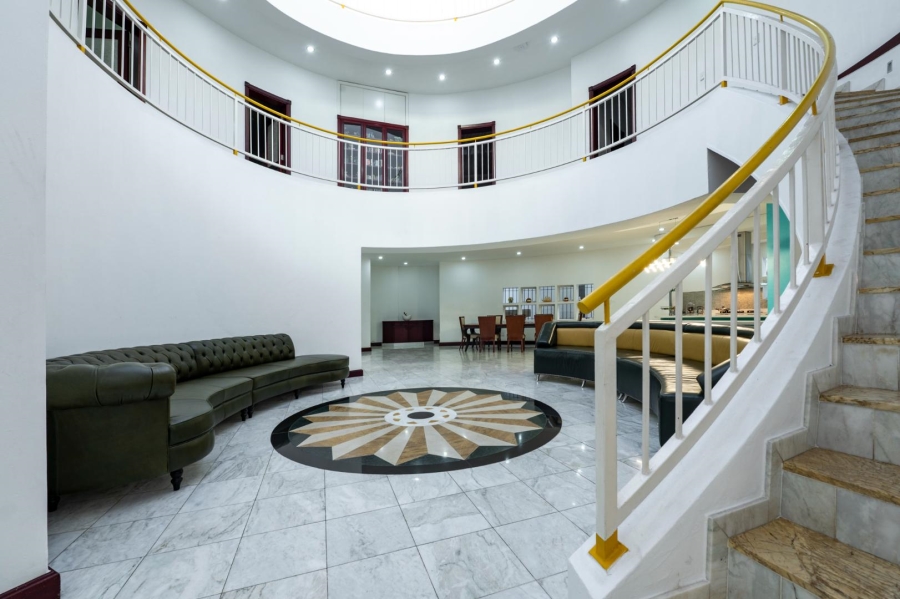 5 Bedroom Property for Sale in Oakdene Gauteng