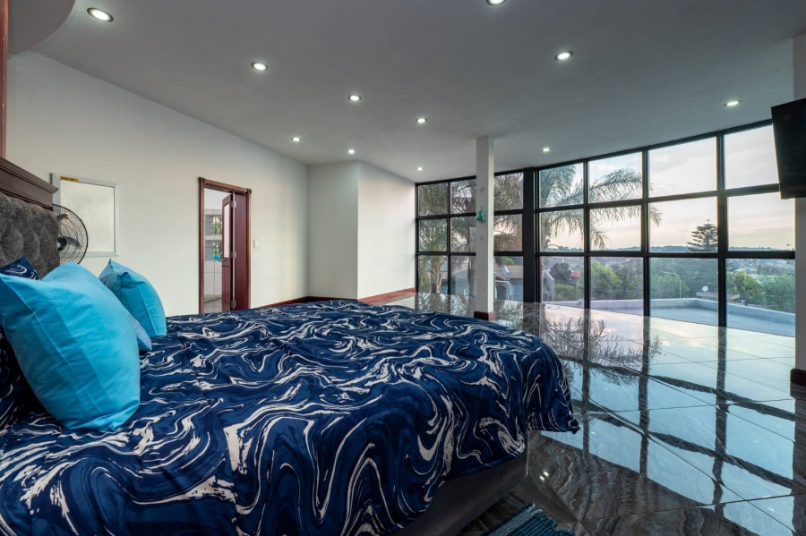 5 Bedroom Property for Sale in Oakdene Gauteng