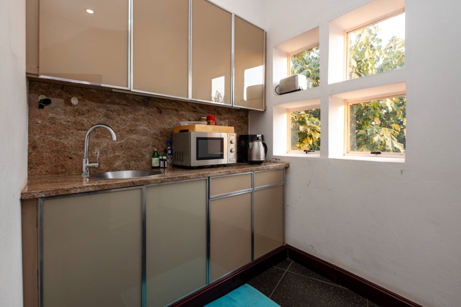 5 Bedroom Property for Sale in Oakdene Gauteng