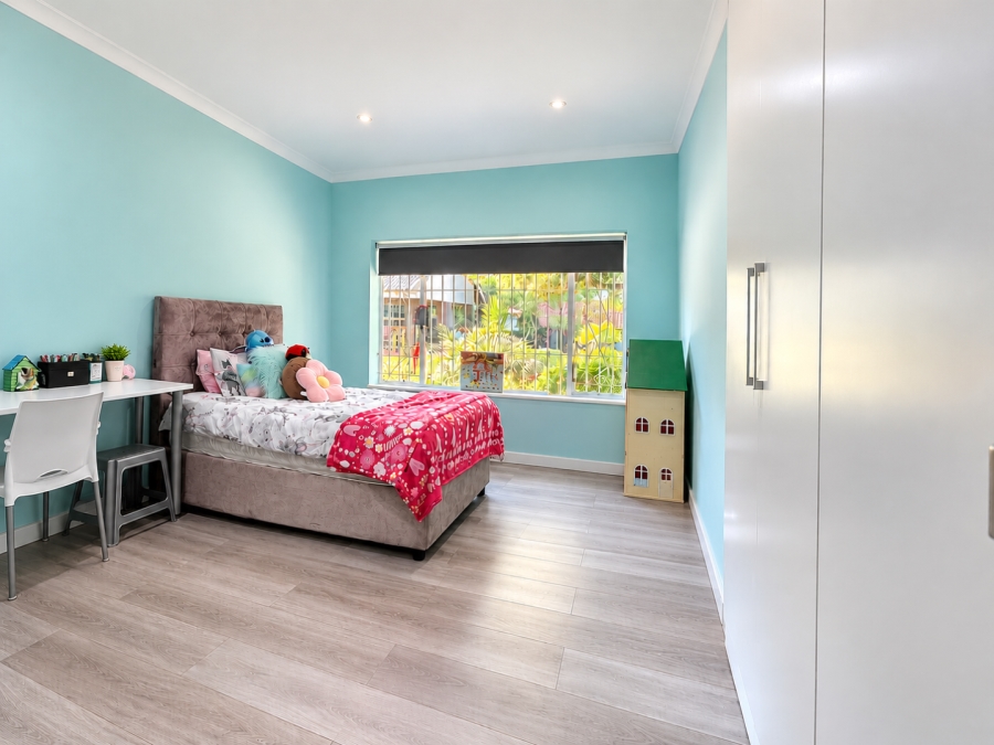 4 Bedroom Property for Sale in Alberante Gauteng