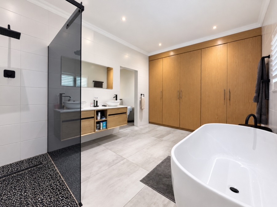 4 Bedroom Property for Sale in Alberante Gauteng
