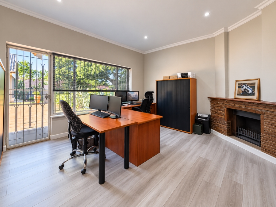4 Bedroom Property for Sale in Alberante Gauteng