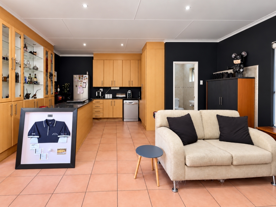 4 Bedroom Property for Sale in Alberante Gauteng
