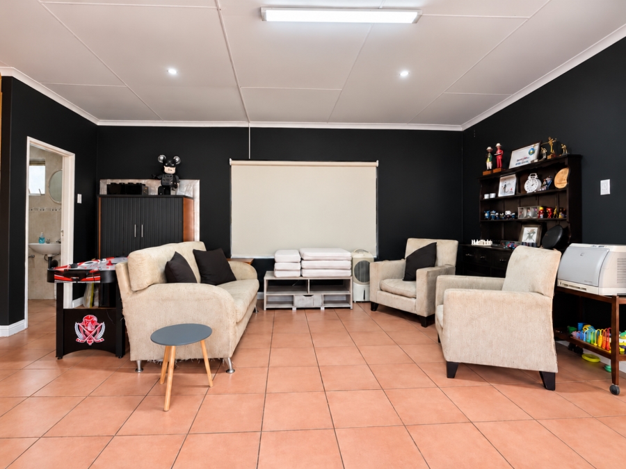 4 Bedroom Property for Sale in Alberante Gauteng