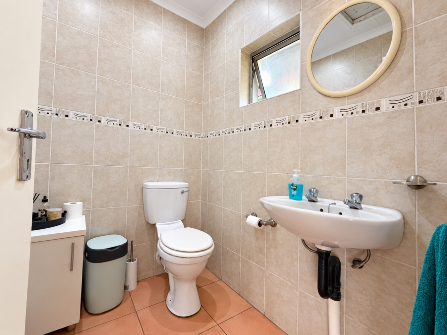4 Bedroom Property for Sale in Alberante Gauteng