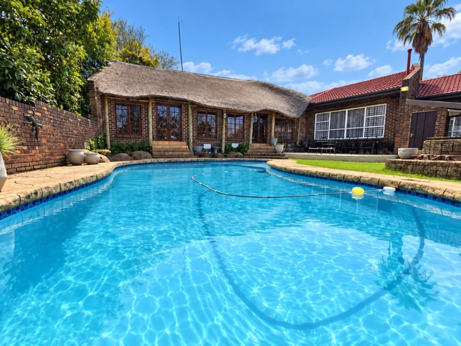5 Bedroom Property for Sale in Three Rivers East Gauteng