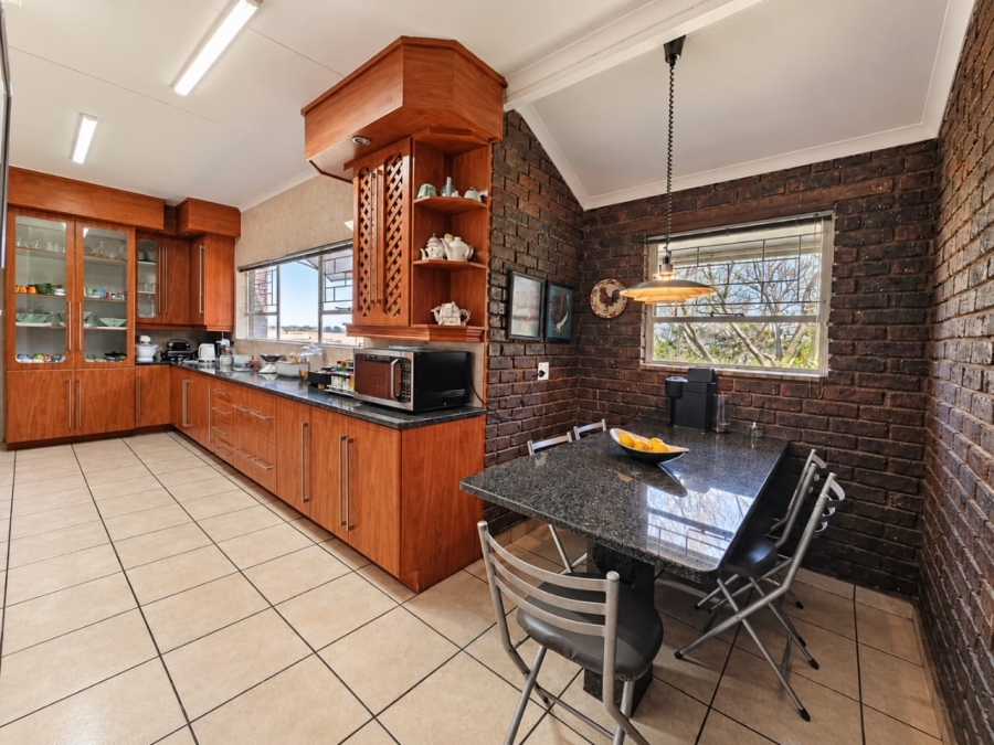 5 Bedroom Property for Sale in Three Rivers East Gauteng