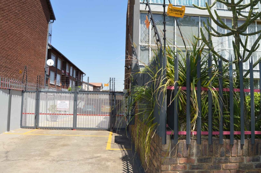 2 Bedroom Property for Sale in New Redruth Gauteng
