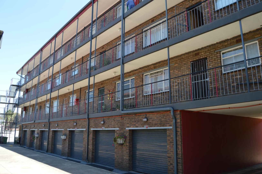 2 Bedroom Property for Sale in New Redruth Gauteng