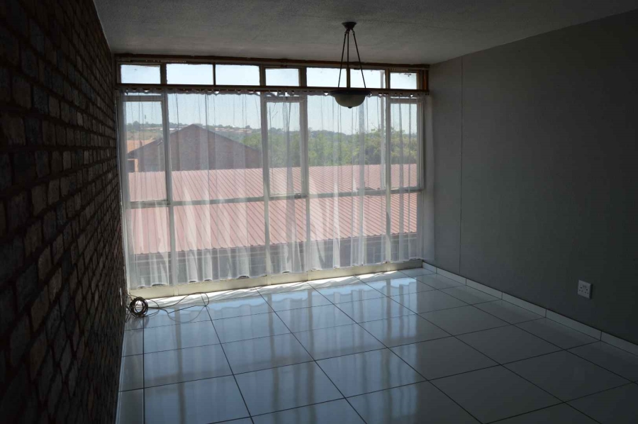 2 Bedroom Property for Sale in New Redruth Gauteng