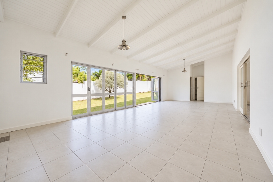 4 Bedroom Property for Sale in Waterkloof Gauteng