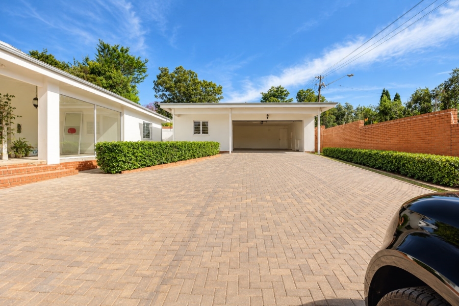 4 Bedroom Property for Sale in Waterkloof Gauteng