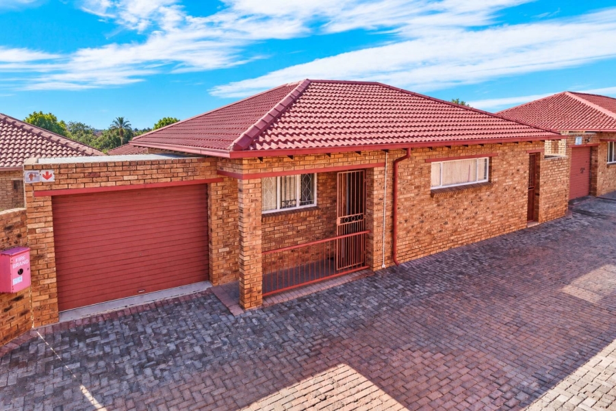 2 Bedroom Property for Sale in Wilro Park Gauteng