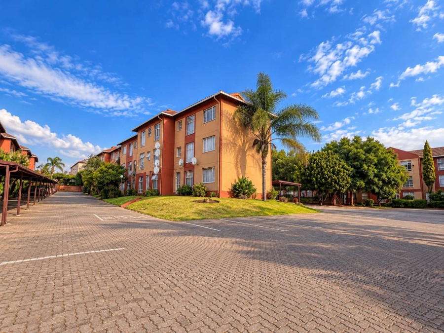 2 Bedroom Property for Sale in Weltevreden Park Gauteng