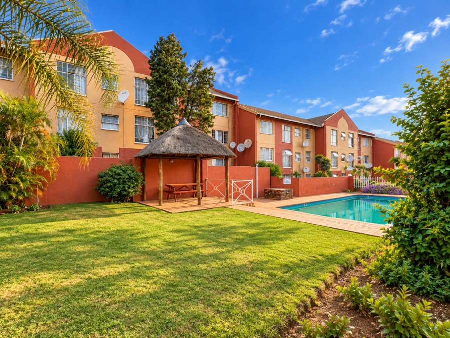2 Bedroom Property for Sale in Weltevreden Park Gauteng