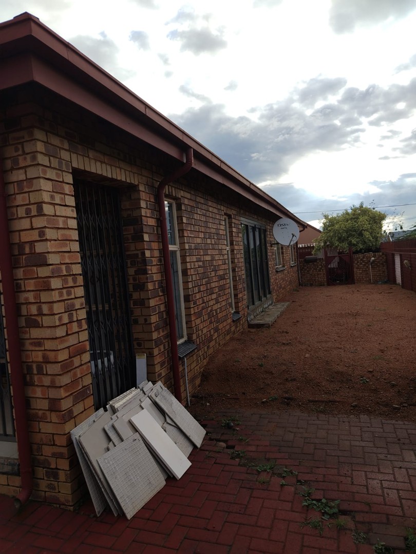 4 Bedroom Property for Sale in Soshanguve DD Gauteng