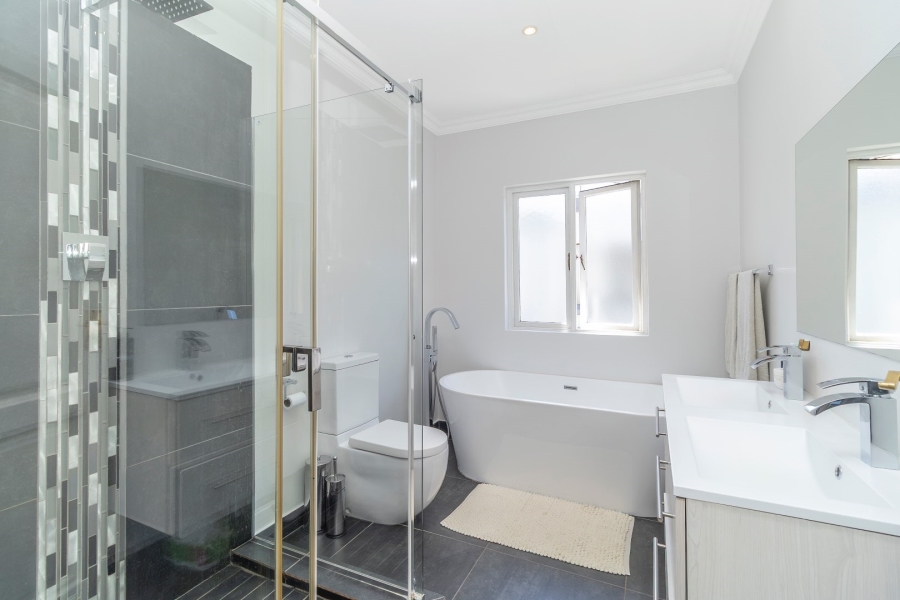 3 Bedroom Property for Sale in Kyalami Estates Gauteng