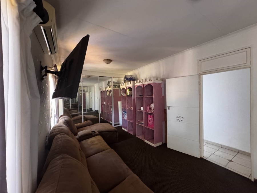 5 Bedroom Property for Sale in Albemarle Gauteng