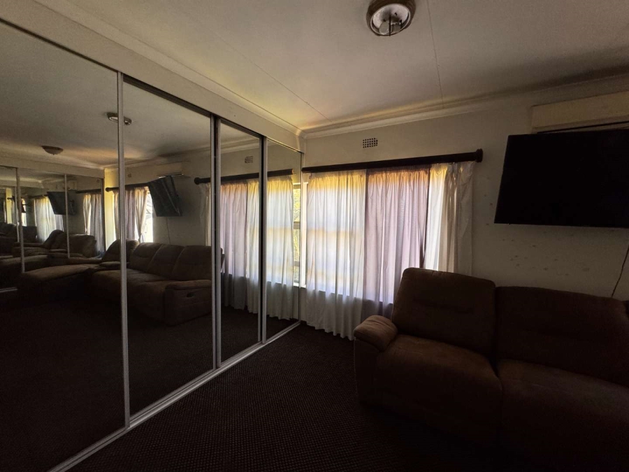 5 Bedroom Property for Sale in Albemarle Gauteng