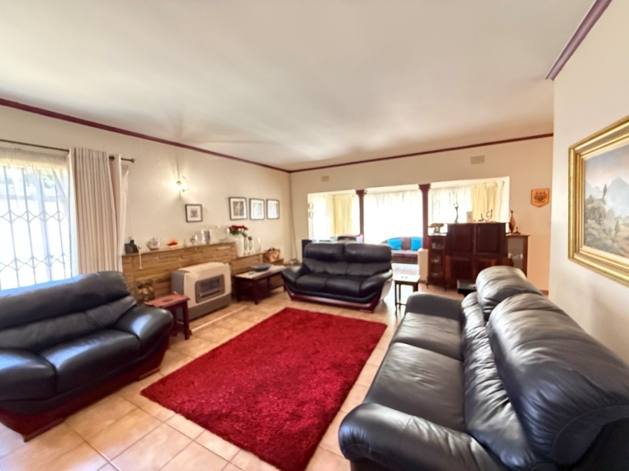 4 Bedroom Property for Sale in Discovery Gauteng