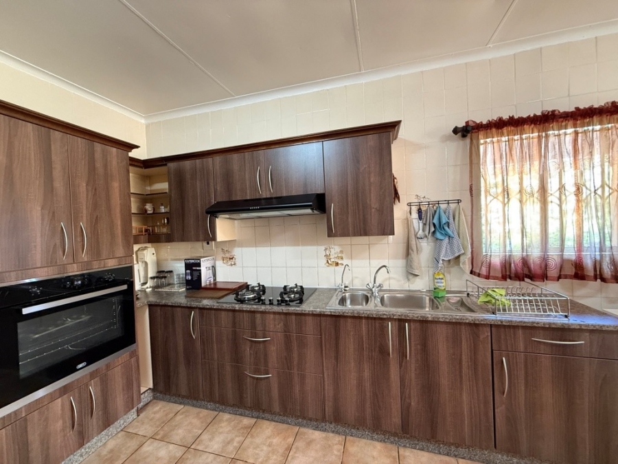 4 Bedroom Property for Sale in Discovery Gauteng