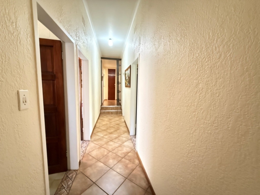 4 Bedroom Property for Sale in Discovery Gauteng