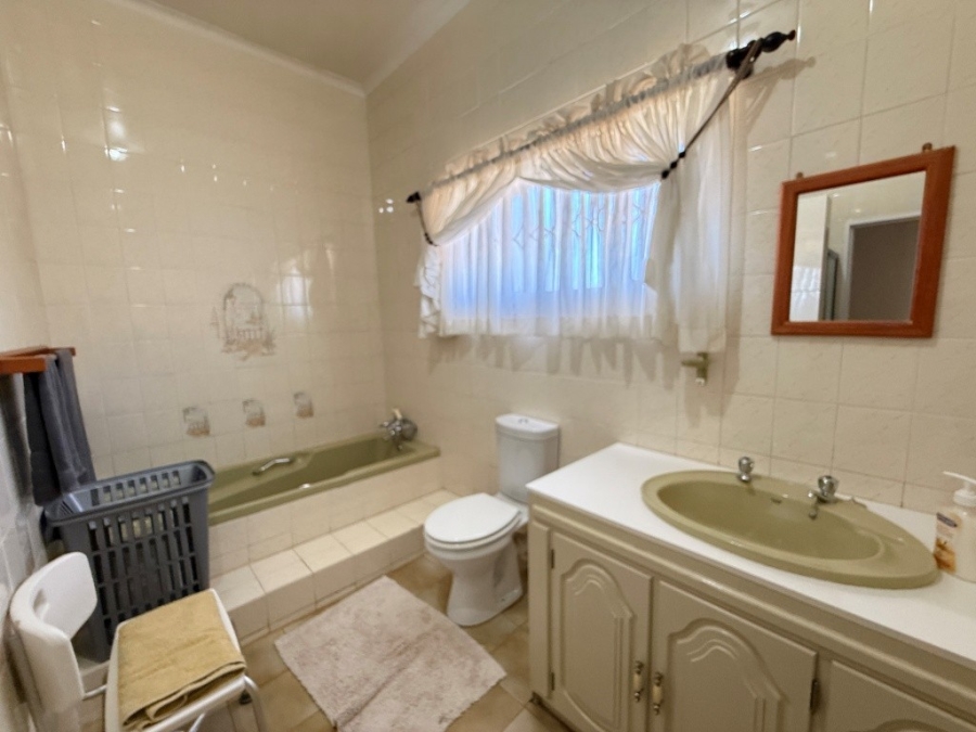 4 Bedroom Property for Sale in Discovery Gauteng