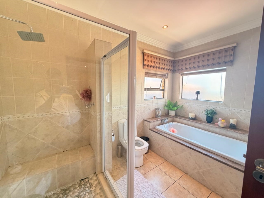 4 Bedroom Property for Sale in Meyersdal Gauteng