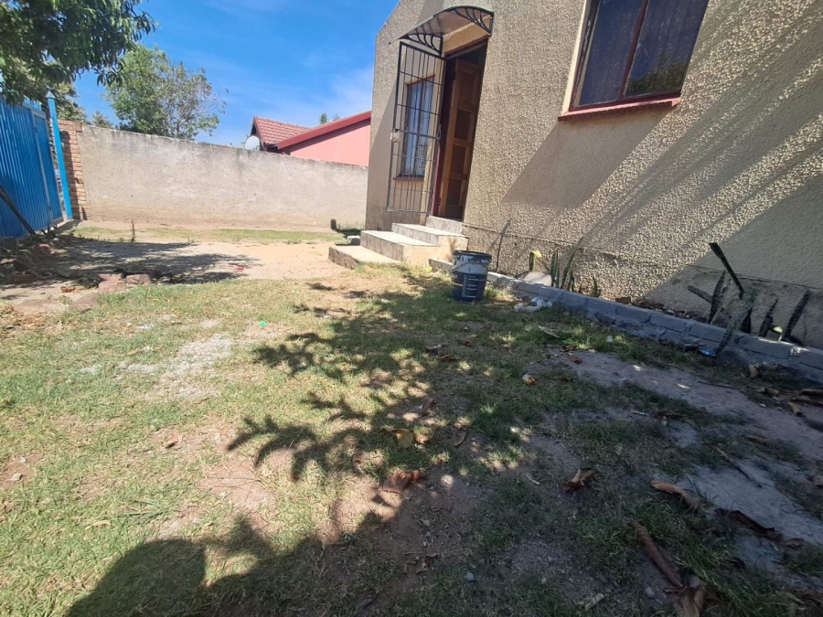 2 Bedroom Property for Sale in Olievenhoutbosch Gauteng