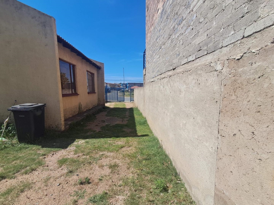 2 Bedroom Property for Sale in Olievenhoutbosch Gauteng