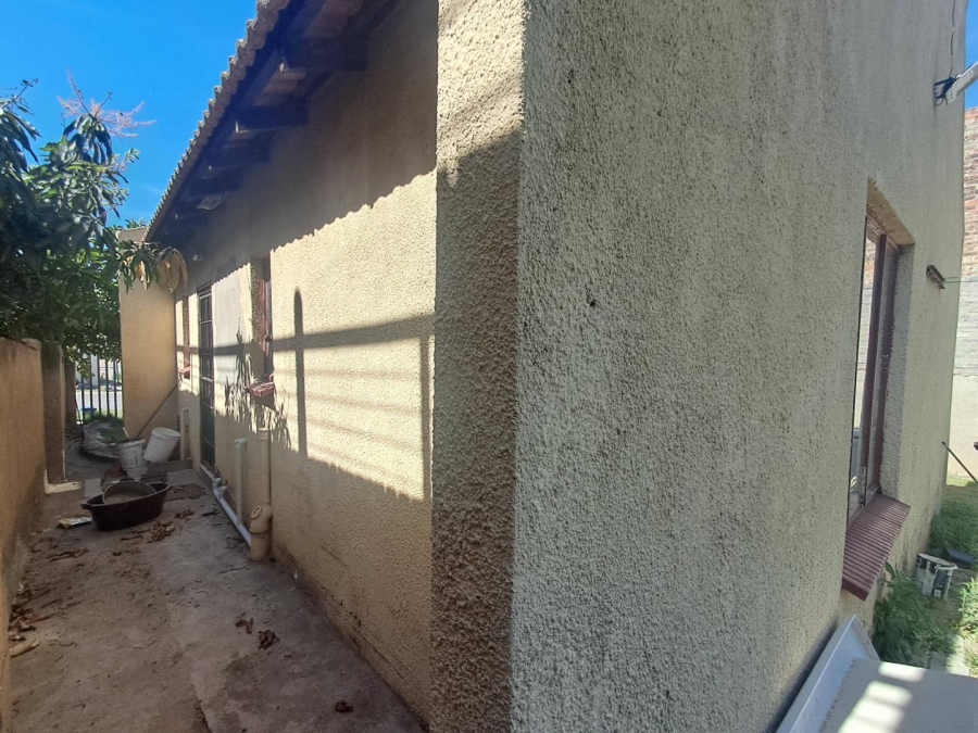 2 Bedroom Property for Sale in Olievenhoutbosch Gauteng