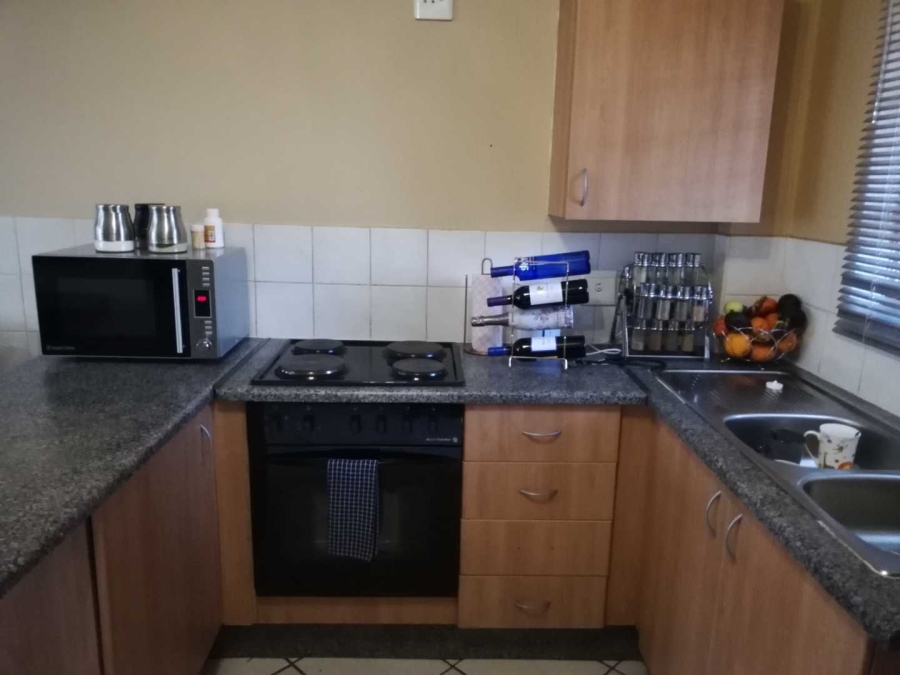 2 Bedroom Property for Sale in Honeypark Gauteng
