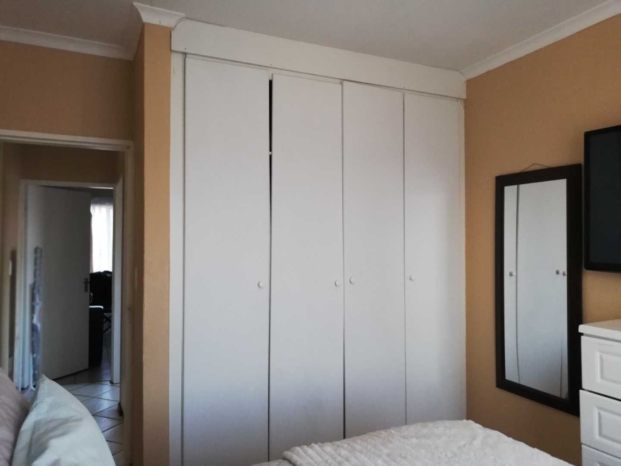 2 Bedroom Property for Sale in Honeypark Gauteng