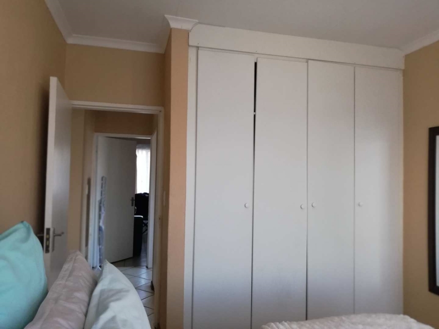 2 Bedroom Property for Sale in Honeypark Gauteng