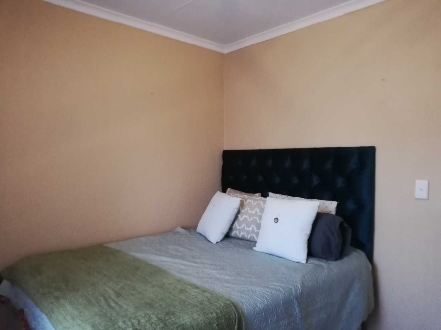 2 Bedroom Property for Sale in Honeypark Gauteng