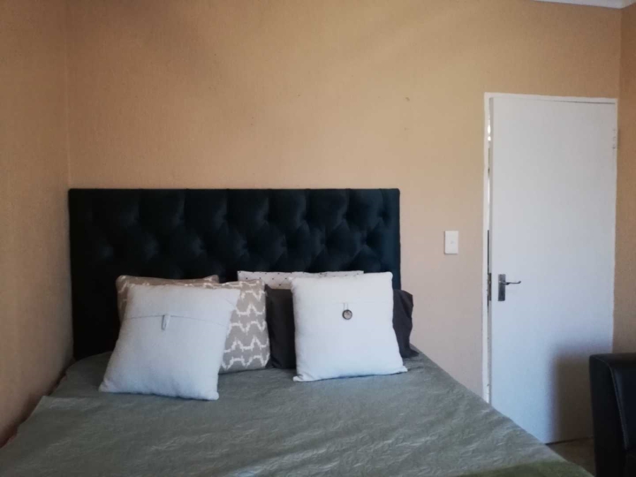2 Bedroom Property for Sale in Honeypark Gauteng