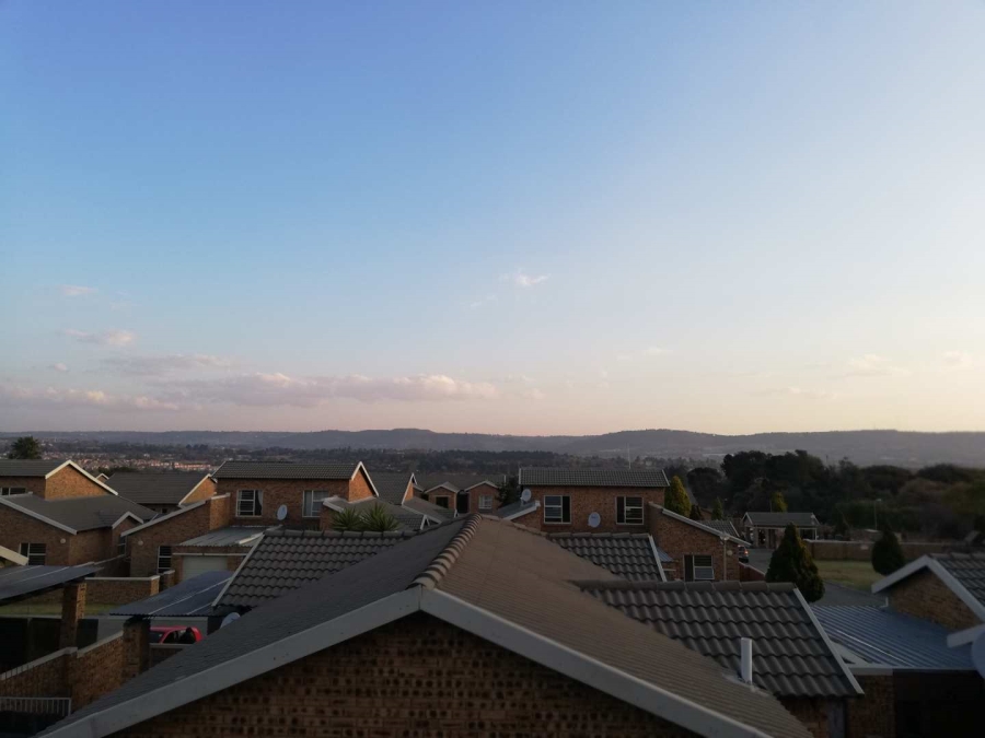 2 Bedroom Property for Sale in Honeypark Gauteng