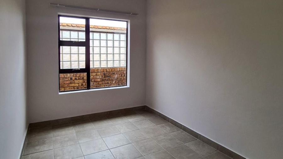 2 Bedroom Property for Sale in Wierdapark Gauteng